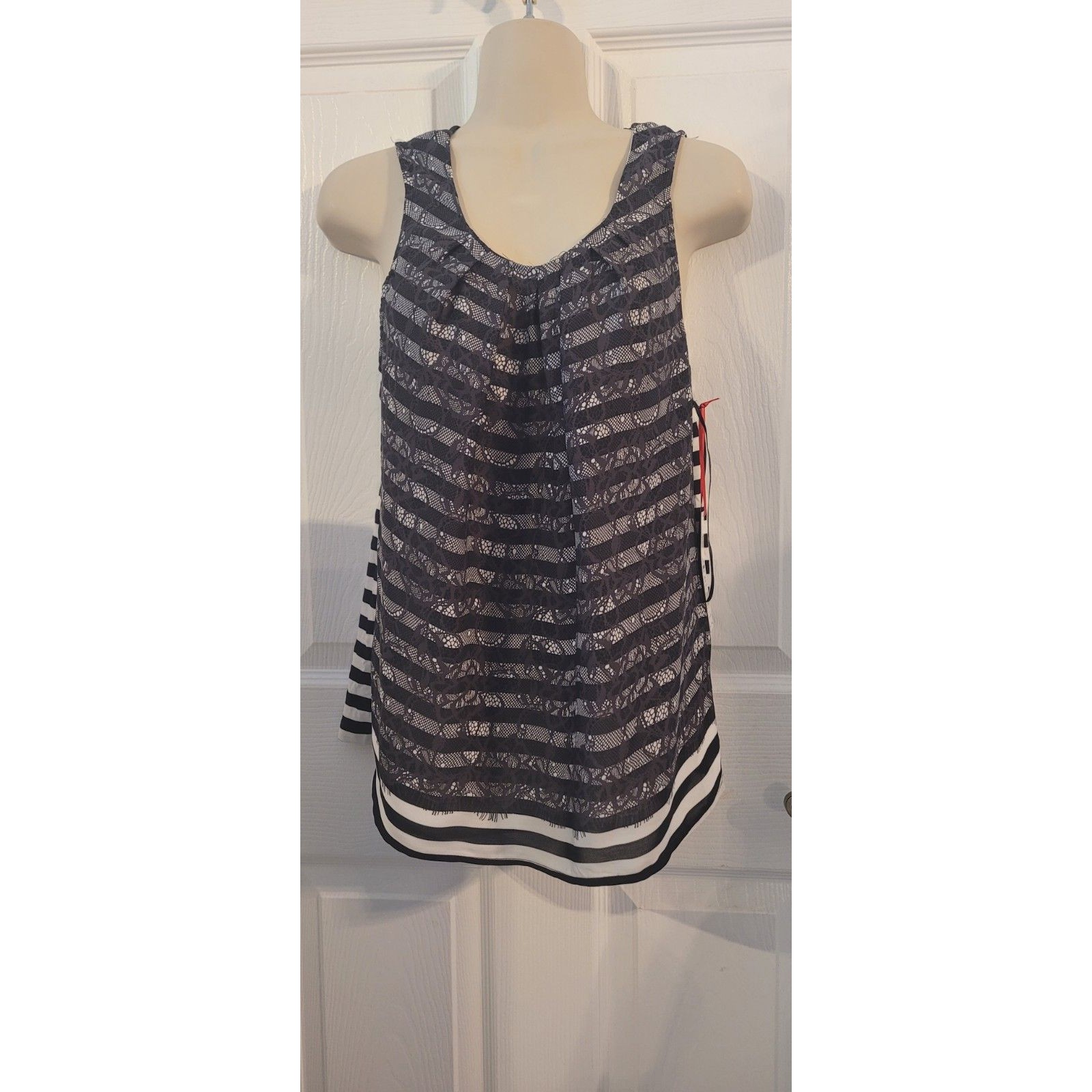 Elle Womans Black White Lace Print Striped Keyhole Back Chiffon Tank Small New — image 2 of 5